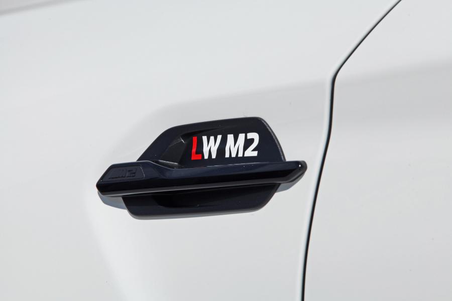 Логотип BMW M2 Coupe by Lightweight Performance (F87) 2016 года  (фото 21 из 42)